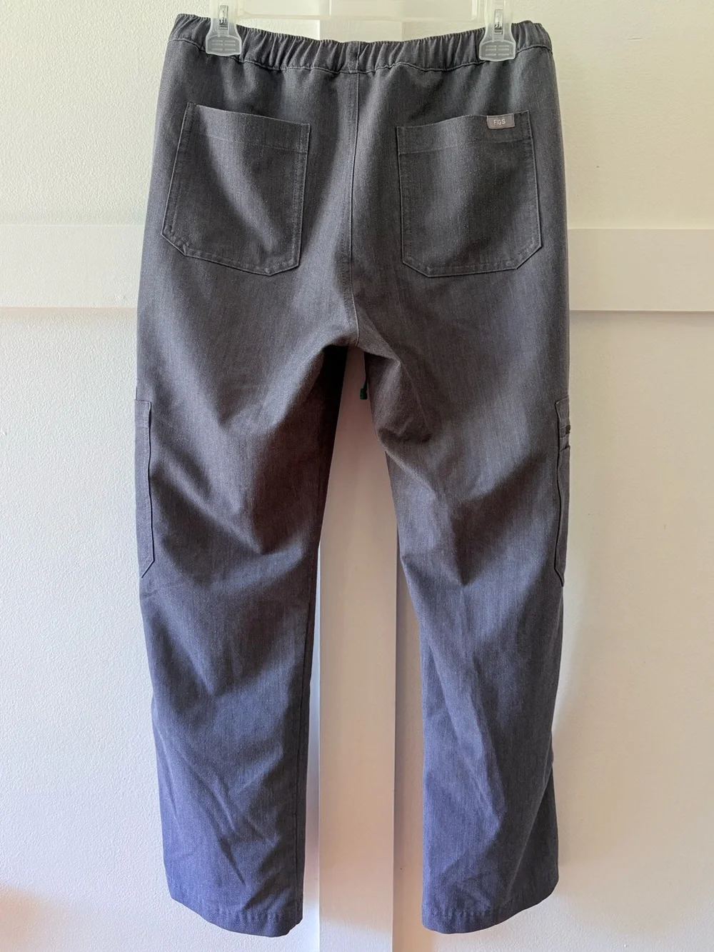 Figs cargo scrub